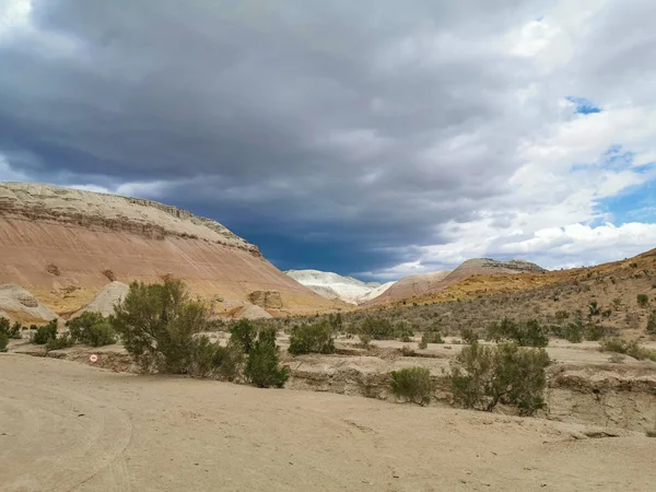 Caminando Parque Nacional Altyn Emel Zona Almaty Kazajstán — Foto de Stock