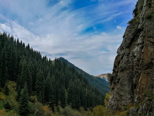 Vista Das Montanhas Perto Almaty Tian Shan Alatau Cazaquistão — Fotografia de Stock