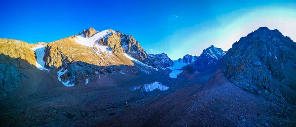 Kilátás Hegyek Közelében Almaty Tian Shan Alatau Kazahsztán — Stock Fotó