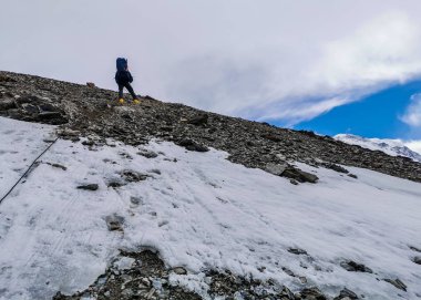 Mermer Duvar Zirvesi, Tian Shan, Kazakistan 