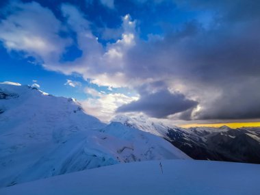 Mermer Duvar 'ın manzarası, Tian Shan, Kazakistan