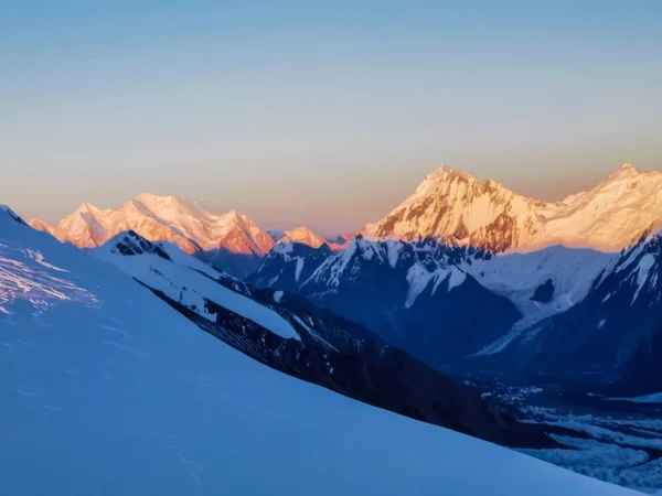 Γραφική Θέα Στο Μαρμάρινο Τοίχο Κορυφή Tian Shan Καζακστάν — Φωτογραφία Αρχείου