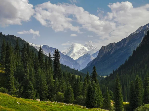 Mermer Duvar 'ın manzarası, Tian Shan, Kazakistan