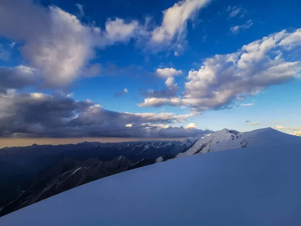 Живописный Вид Вершину Мраморной Стены Тянь Шань Казахстан — стоковое фото