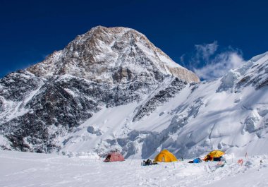 Khan Tengri zirvesi Tian Shan Kazakistan