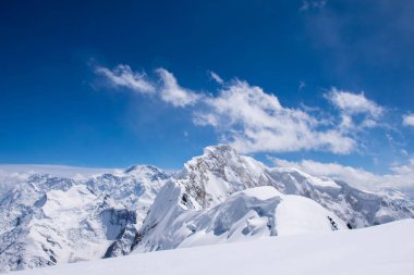 Khan Tengri tepesinin manzarası, Tian Shan, Kazakistan 