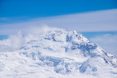 Khan Tengri tepesinin manzarası, Tian Shan, Kazakistan 