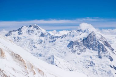 Khan Tengri tepesinin manzarası, Tian Shan, Kazakistan 