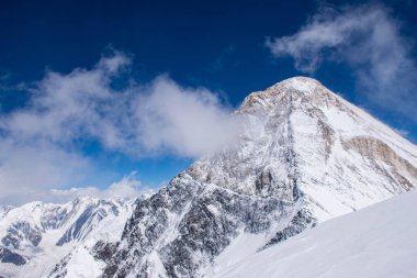 Khan Tengri tepesinin manzarası, Tian Shan, Kazakistan 