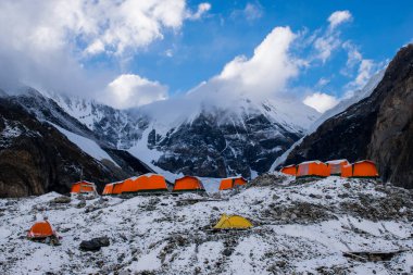Khan Tengri zirvesi Tian Shan Kazakistan