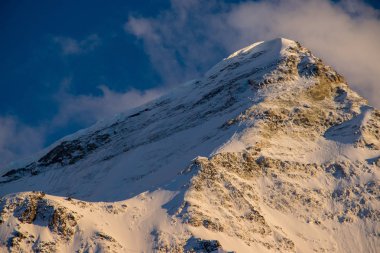 Khan Tengri tepesinin manzarası, Tian Shan, Kazakistan 