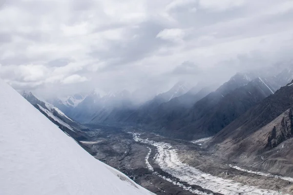 哈萨克斯坦天山Khan Tengri峰风景 — 图库照片