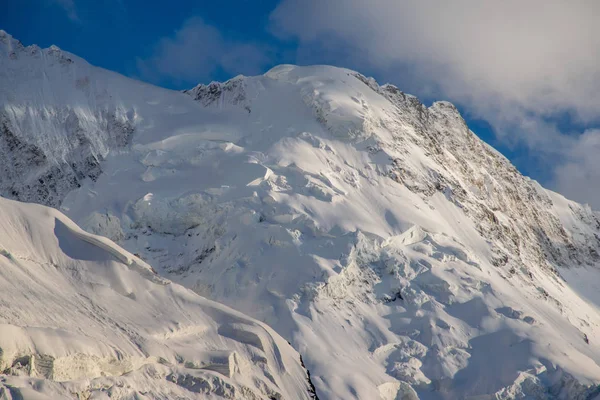 Khan Tengri Tepesinin Manzarası Tian Shan Kazakistan — Stok fotoğraf