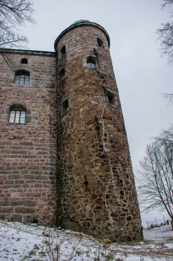 Gündüz vakti Viborg şehrinin yanından geçiyor, Rusya