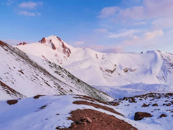 哈萨克斯坦天山Alatau山的风景 — 图库照片