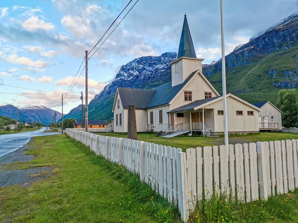 ノルウェー フィンマルク州ハルティ地区の教会の眺め — ストック写真