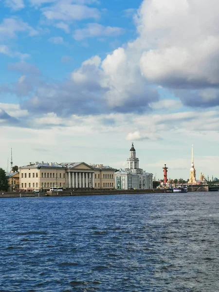 Gündüz Vakti Petersburg Şehrinin Yanından Geçiyor Rusya — Stok fotoğraf