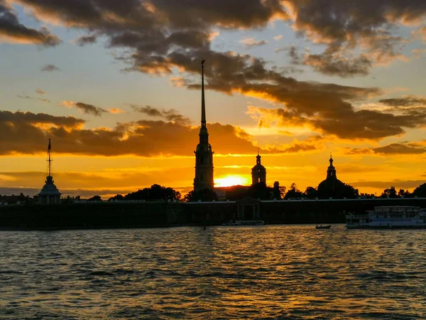 Günbatımı Arka Planında Petersburg Şehri Manzarası Rusya — Stok fotoğraf