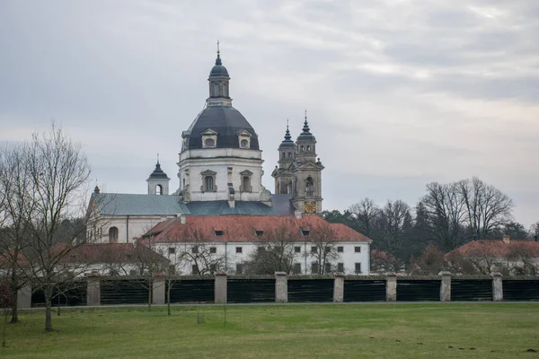 Över Pazaislis Kloster Kyrka Molnigt Höstdag Kaunas Litauen — Stockfoto