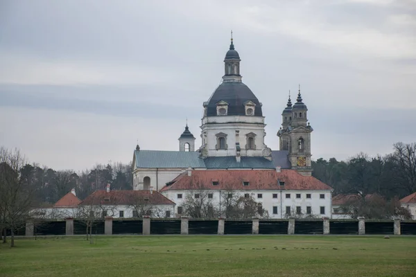 Över Pazaislis Kloster Kyrka Molnigt Höstdag Kaunas Litauen — Stockfoto