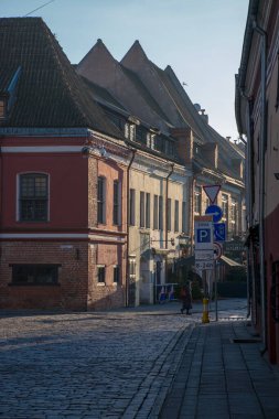 Samimi şehir sokaklarında yürümek, seyahat kavramı