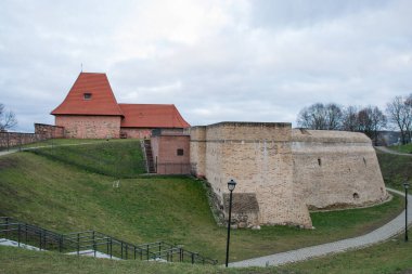 Noel zamanı Vilnius Eski Kasabası 'ndaki eski kale. Litvanya 'da Kış.