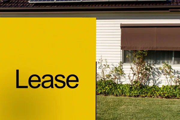 Lease Sign Yellow Display Resedential Building — Stock Photo, Image