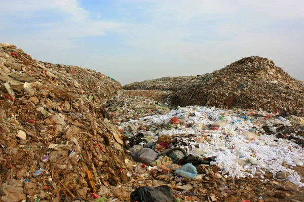 城市垃圾填埋场 环境污染 — 图库照片