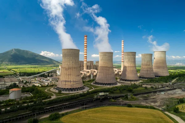 Gök Olayları Görüntülemek Kozani Kuzey Yunanistan Büyük Borulara Ile Elektrik — Stok fotoğraf