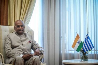 Atina - Yunanistan, 18 Haziran 2018: Yunanistan'ın Başbakanı Alexis Tsipras, yaptıkları toplantıda Atina, Yunanistan, Hindistan Cumhurbaşkanı Ram Nath Kovind (R) dinler