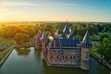 Havadan görünümü De Haar Kalesi Hollandalı Kasteel de Haar içinde tüm geçerli binalar inşa orijinal kalenin Utrecht Hollanda bulunur bugüne 1892