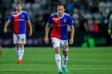 Thessaloniki, Yunanistan - 24 Temmuz 2018: Oyuncu, Basel Luca Zuffi eylem Uefa Şampiyonlar Ligi ikinci ön eleme turu sırasında 1 Paok rakip Basel maçı Toumba Stadı'nda oynanan