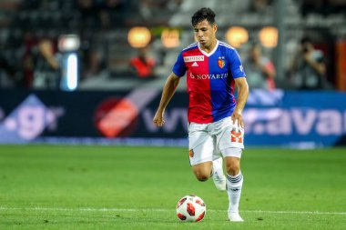 Thessaloniki, Yunanistan - 24 Temmuz 2018: Oyuncu, Basel Blas Riveros eylem Uefa Şampiyonlar Ligi ikinci ön eleme turu sırasında 1 Paok rakip Basel maçı Toumba Stadı'nda oynanan