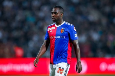 Thessaloniki, Yunanistan - 24 Temmuz 2018: Oyuncu, Basel Eder Balanta eylem Uefa Şampiyonlar Ligi ikinci ön eleme turu sırasında 1 Paok rakip Basel maçı Toumba Stadı'nda oynanan