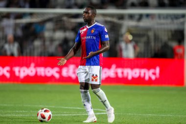 Thessaloniki, Yunanistan - 24 Temmuz 2018: Oyuncu, Basel Eder Balanta eylem Uefa Şampiyonlar Ligi ikinci ön eleme turu sırasında 1 Paok rakip Basel maçı Toumba Stadı'nda oynanan