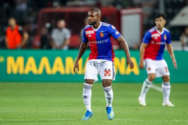 Thessaloniki, Yunanistan - 24 Temmuz 2018: Oyuncu, Basel Aldo Kalulu eylem Uefa Şampiyonlar Ligi ikinci ön eleme turu sırasında 1 Paok rakip Basel maçı Toumba Stadı'nda oynanan