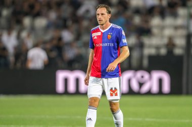 Thessaloniki, Yunanistan - 24 Temmuz 2018: Oyuncu, Basel Luca Zuffi eylem Uefa Şampiyonlar Ligi ikinci ön eleme turu sırasında 1 Paok rakip Basel maçı Toumba Stadı'nda oynanan