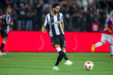 Thessaloniki, Yunanistan - 24 Temmuz 2018: Basel oyuncu eylem Uefa Şampiyonlar Ligi ikinci ön eleme turu sırasında 1 Paok rakip Basel maçı Toumba Stadı'nda oynanan