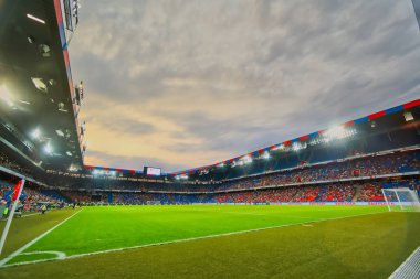 Basel, İsviçre - 1 Ağustos 2018: St. Jakob-Park Stadyumu tam Paok rakip Basel arasında Uefa Şampiyonlar Ligi maç iç görünüm 