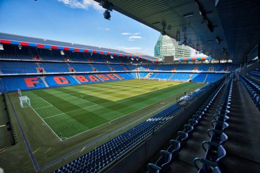 Basel, İsviçre - 31 Temmuz 2018: Paok rakip Basel arasında Uefa Şampiyonlar Ligi maç önce boş St. Jakob-Park Stadyumu, iç görünümü 