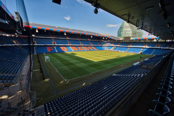 Basel, İsviçre - 31 Temmuz 2018: Paok rakip Basel arasında Uefa Şampiyonlar Ligi maç önce boş St. Jakob-Park Stadyumu, iç görünümü 