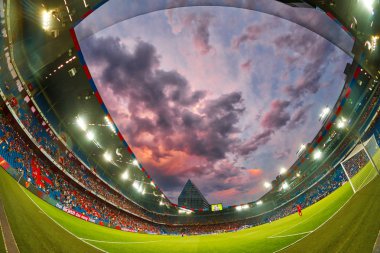 Basel, İsviçre - 1 Ağustos 2018: St. Jakob-Park Stadyumu tam Paok rakip Basel arasında Uefa Şampiyonlar Ligi maç iç görünüm 