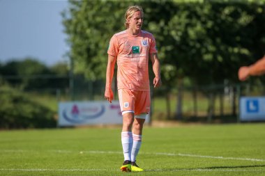 Horst, Hollanda - 29 Haziran 2018: Oyuncu, Rsc Anderlecht Sebastiaan Bornauw eylem sırasında dostu maç Rsc Anderlecht Rakip Paok Sport Park spor Swolgen Tienray 