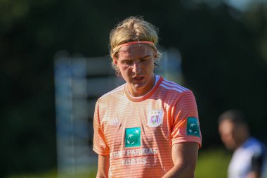 Horst, Hollanda - 29 Haziran 2018: Oyuncu, Rsc Anderlecht Sebastiaan Bornauw eylem sırasında dostu maç Rsc Anderlecht Rakip Paok Sport Park spor Swolgen Tienray 