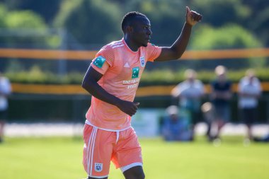 Horst, Hollanda - 29 Haziran 2018: Oyuncu, Rsc Anderlecht Edo Kayembe eylem sırasında dostu maç Rsc Anderlecht Rakip Paok Sport Park spor Swolgen Tienray 