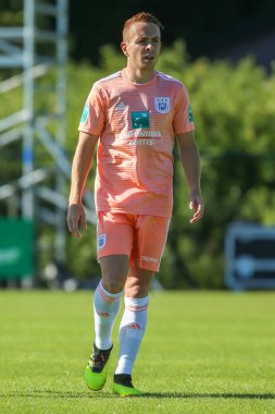 Horst, Hollanda - 29 Haziran 2018: Oyuncu, Rsc Anderlecht Adrien Trebel eylem sırasında dostu maç Rsc Anderlecht Rakip Paok Sport Park spor Swolgen Tienray 