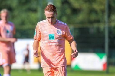 Horst, Hollanda - 29 Haziran 2018: Oyuncu, Rsc Anderlecht Adrien Trebel eylem sırasında dostu maç Rsc Anderlecht Rakip Paok Sport Park spor Swolgen Tienray 