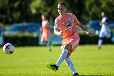 Horst, Hollanda - 29 Haziran 2018: Oyuncu, Rsc Anderlecht Adrien Trebel eylem sırasında dostu maç Rsc Anderlecht Rakip Paok Sport Park spor Swolgen Tienray 