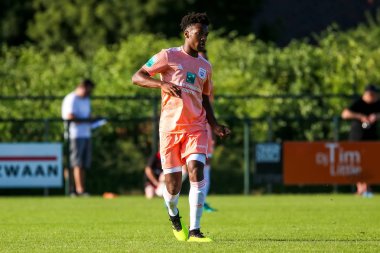 Horst, Hollanda - 29 Haziran 2018: Oyuncu, Rsc Anderlecht Abdoul Dante eylem sırasında dostu maç Rsc Anderlecht Rakip Paok Sport Park spor Swolgen Tienray 