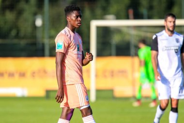 Horst, Hollanda - 29 Haziran 2018: Oyuncu, Rsc Anderlecht Albert Sambi Lokonga dostluk maçı Rsc Anderlecht Rakip Paok sporda sırasında eylem park spor Swolgen Tienray 